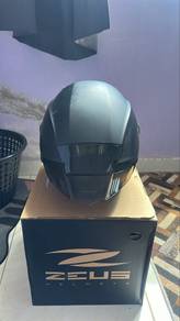 Helmet zeus