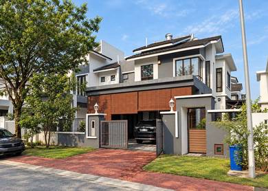 Semi-Detached House For Sale in Shah Alam,SGR
