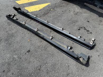 Mazda 8 MPV LY Side Skirt Jpn