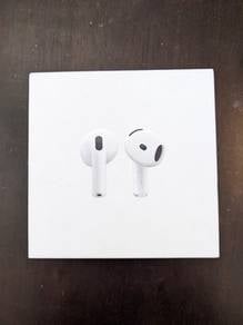 Apple AirPods 4th gen