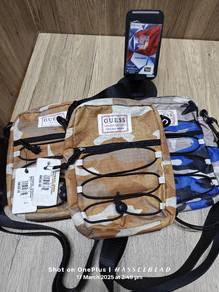 Guess Crossbody Camo Bag
