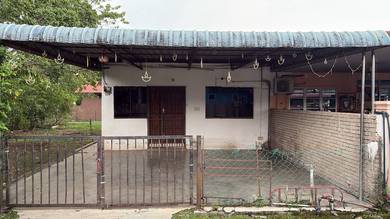 1-storey Terraced House For Sale in Lunas,KDH