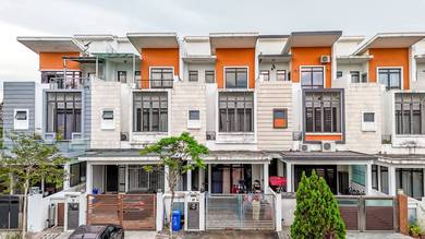 2.5-storey Terraced House For Sale in Alam Impian,SGR