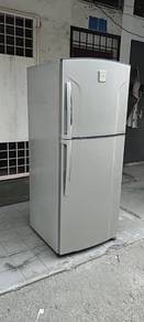 Toshiba 2d fridge refrigerator peti ais peti sejuk