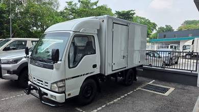 ISUZU NKR55UEEH 1tan box 10kaki 2014 FUSO HINO