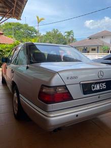 Mercedes Benz 220E in Kuantan, PHG