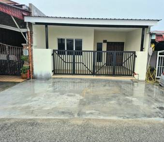 Terraced House For Sale in Chemor,PRK