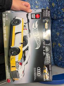 Hotwheels mattel brick shop audi r8