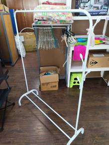 Stand Baju 3 Kaki Panjang Baru