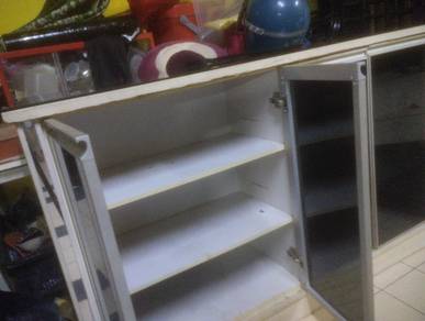 almari kabinet and television table 