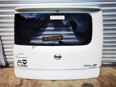 NISSAN CUBE Z11 TAiL GATE BONET BELAKANG