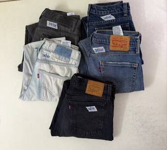 Levi’s Jeans sz 28 Combo;;