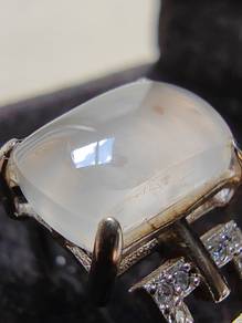Giok Jadeite Burma (Type A) – Corak Bintik Salji
