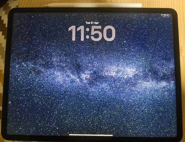 iPad pro 12.9 inch (5th generation) with pencil