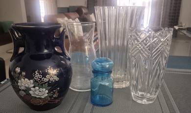 Decorative vases 