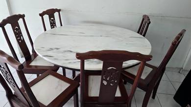 marble table full new condition 