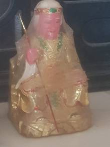 Nenek statue