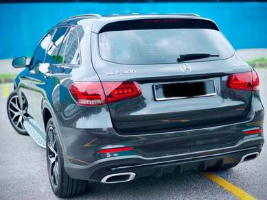 Mercedes Benz GLC300 300 4MATIC AMG LINE in Sungai Besi, KUL