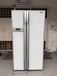 Hitachi Fridge Peti ais Side by Side 605Lt