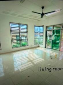 Semi-Detached House For Sale in Rembia,MLK