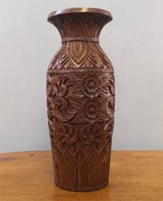 Pasu wooden ornate vase