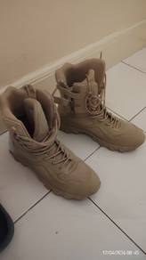 Kasut Taktikal Khakis