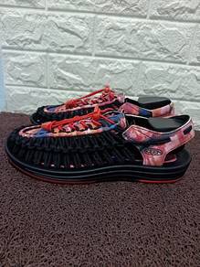 uk7.5 KEEN UNEEK Classic