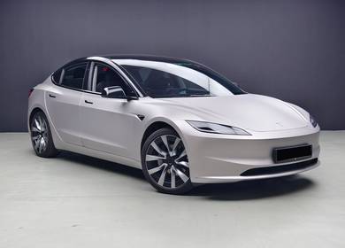 Tesla Model 3 LONG RANGE AWD (FULL SELF-DRIVE) in Cheras, KUL