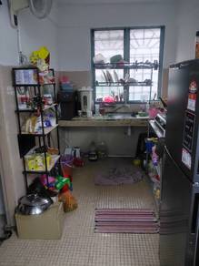 Flat For Rent in Desa Petaling Flat