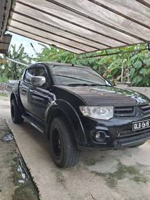 Mitsubishi Triton in Miri, SWK