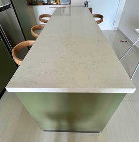 Island table & high chair