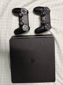 Playstation 4 slim