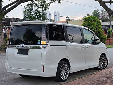 2019 Toyota Voxy X