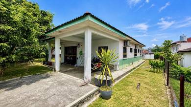 Bungalow House For Sale in Seri Kembangan,SGR