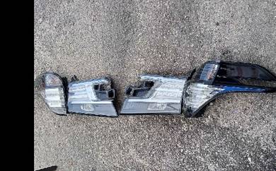 lampu belakang vellfire agh30 