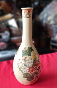 Vintage Flower Vase Satsuma Ware Pottery Tohaku Ki