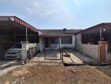 Terraced House For Rent in Lunas,KDH