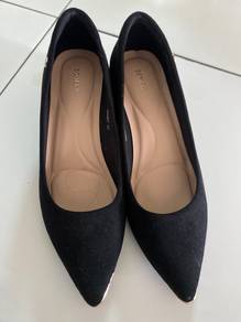 Tomaz Heels
