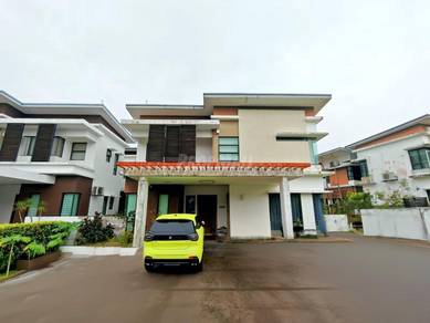 Semi-Detached House For Sale in Shah Alam,SGR