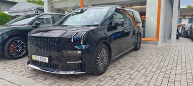 Zeekr 009 EXECUTIVE in Bangsar, KUL