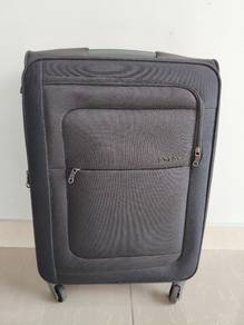 26"Samsonite Black Spinner Lightweight Luggage.
