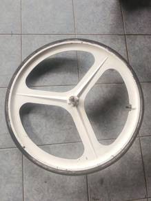 rim basikal fixie 3 batang warna putih