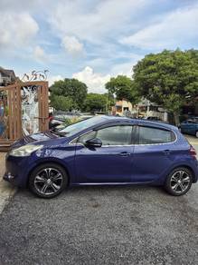 Peugeot 208 VTi ALLURE in Puncak Jalil, SGR