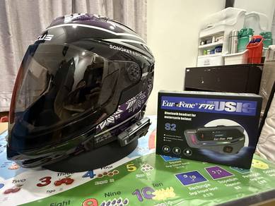 Helmet Brand Zeus untuk dilepaskan
