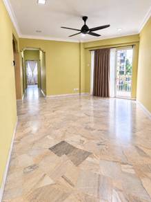 Condominium For Rent in Pandan Heights Condominium