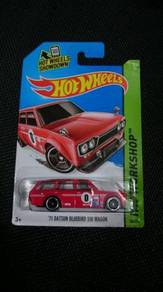 Hotwheels Datsun bluebird 510 wagon red not Tomica