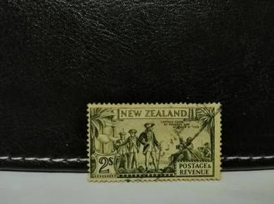 1935 New Zealand Stamp Captain Cook at Poverty Bay