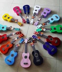 Makai ( USA ) Ukulele MK-10 Colorful / free Bag