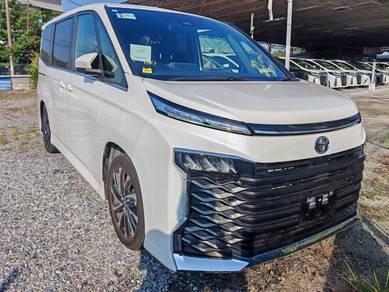 Toyota Voxy S-Z in Kajang, SGR