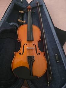 Violin for sale/Biola untuk dijual